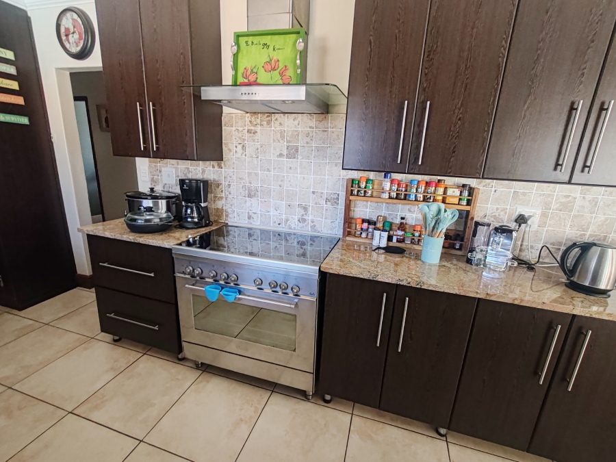 4 Bedroom Property for Sale in Strelitzia Park Eastern Cape